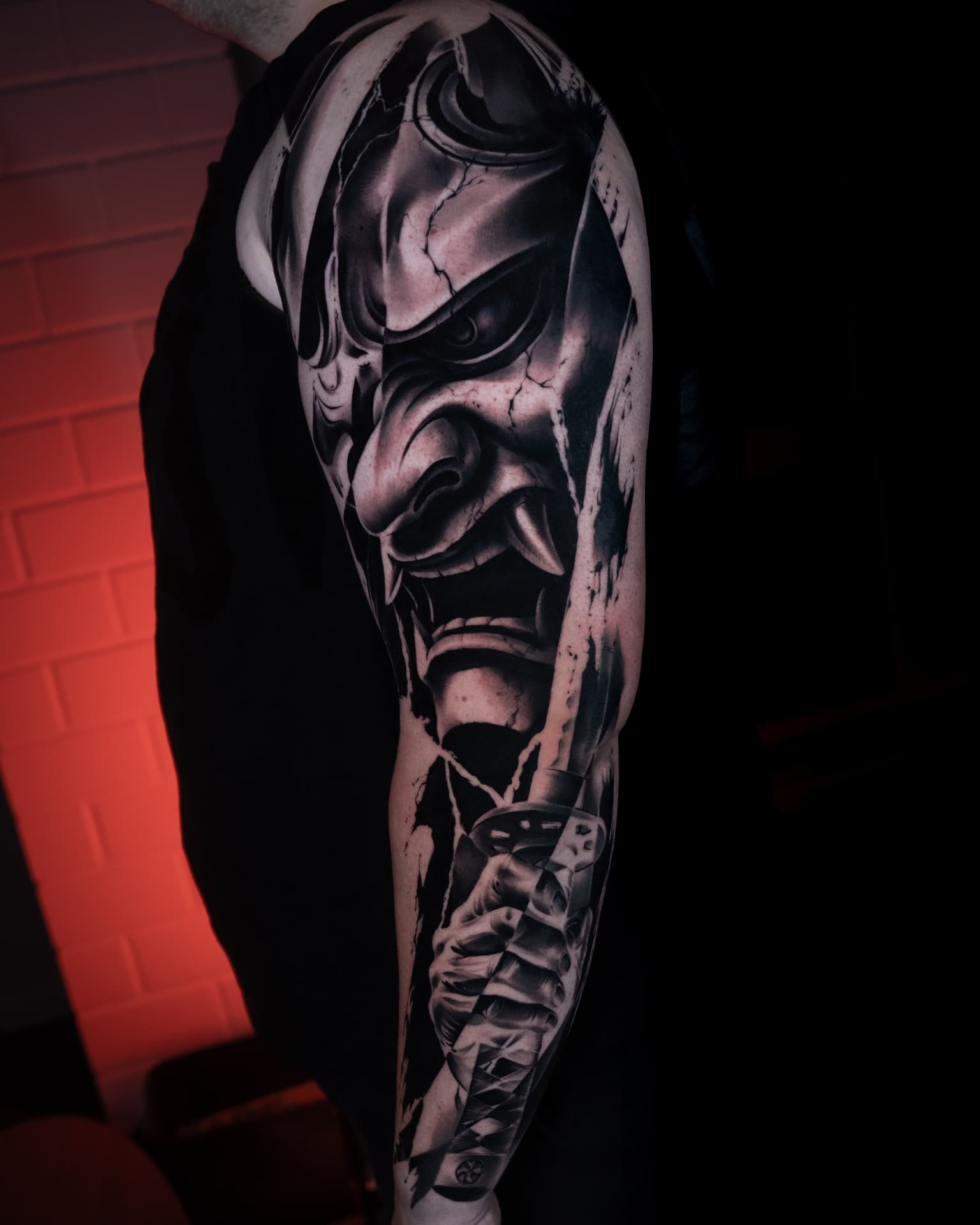 Tatuaż — Rękaw Hannya z kataną