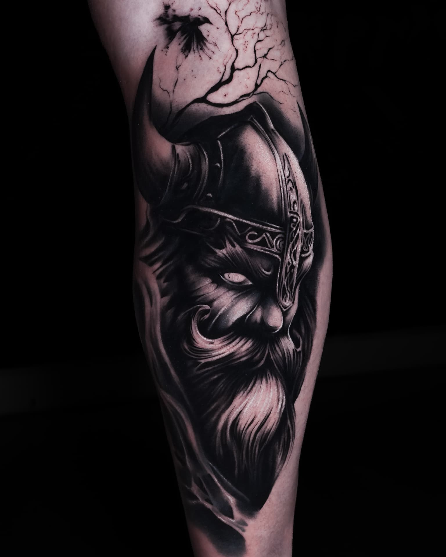 Tatuaż — Wiking i kruk